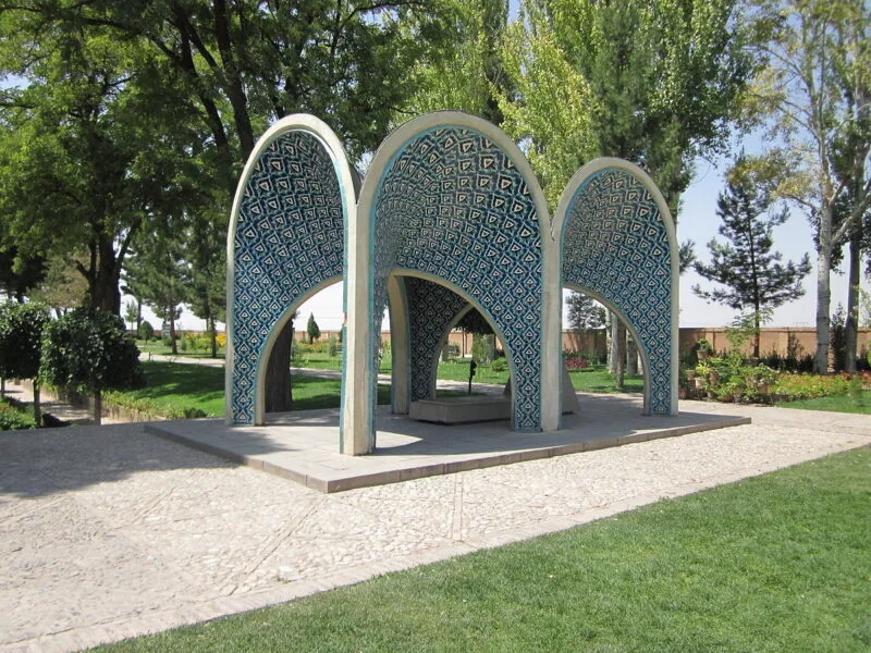 1200px-Tomb_of_Kamal-ol-Molk_(Neyshabur)_003
