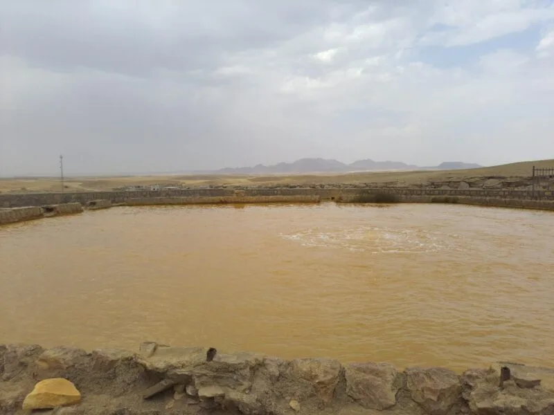 426339_1051903--چشمه-آب-معدنی-بابا-گرگر