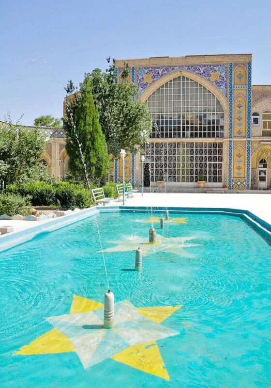 Imam_Khomeini_Seminary_(2)