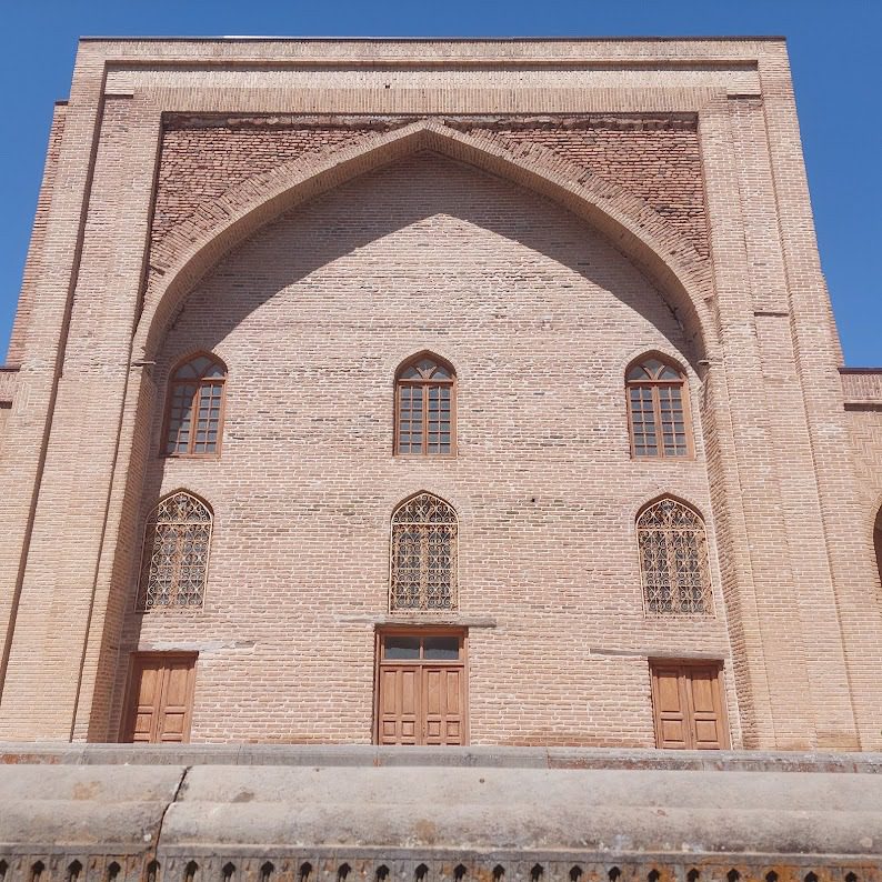 The tomb of Sheikh Shahabuddin Ahri The tomb of Sheikh Shahabuddin Ahri