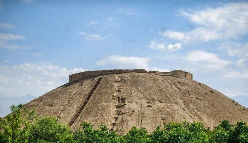 Uzbek hill of Nazarabad Uzbek hill of Nazarabad